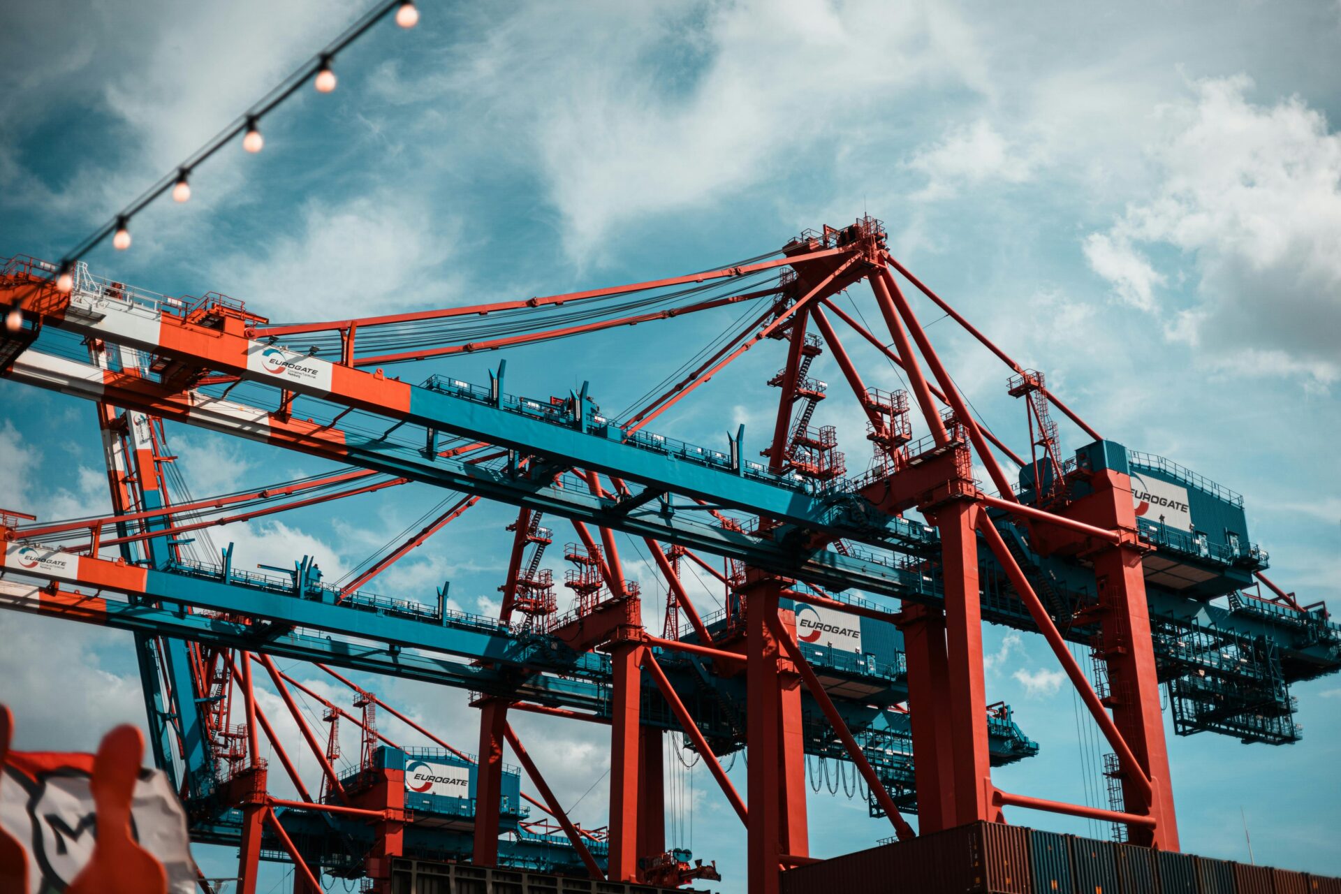 strikes in the port of hamburg