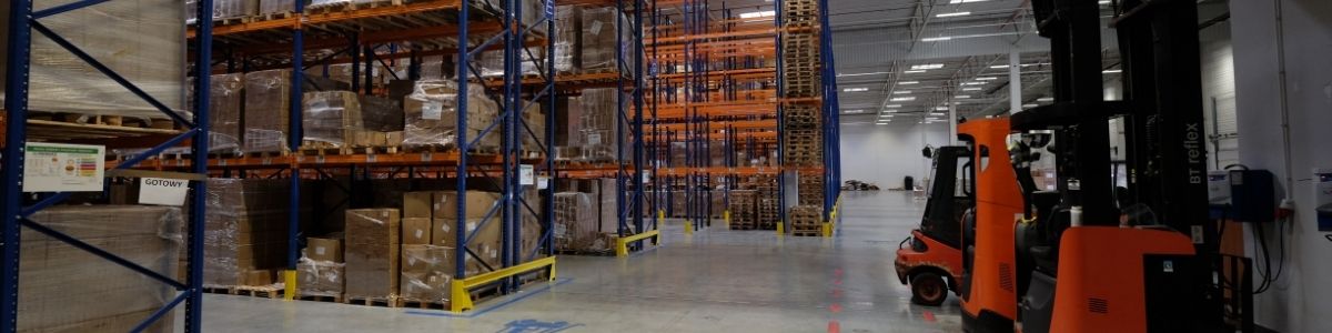 Czas składowania w MCS – ile czasu można składować towary w magazynie czasowego składowania